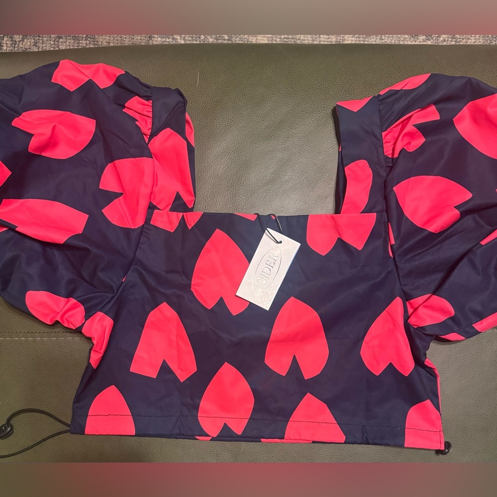 Cider Red Heart Puff Sleeve Crop Top NWT, Size-Small
